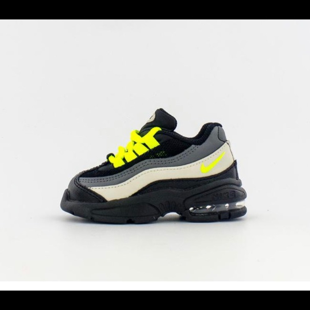 Nike Air Max 95 volt sneakers size 5C